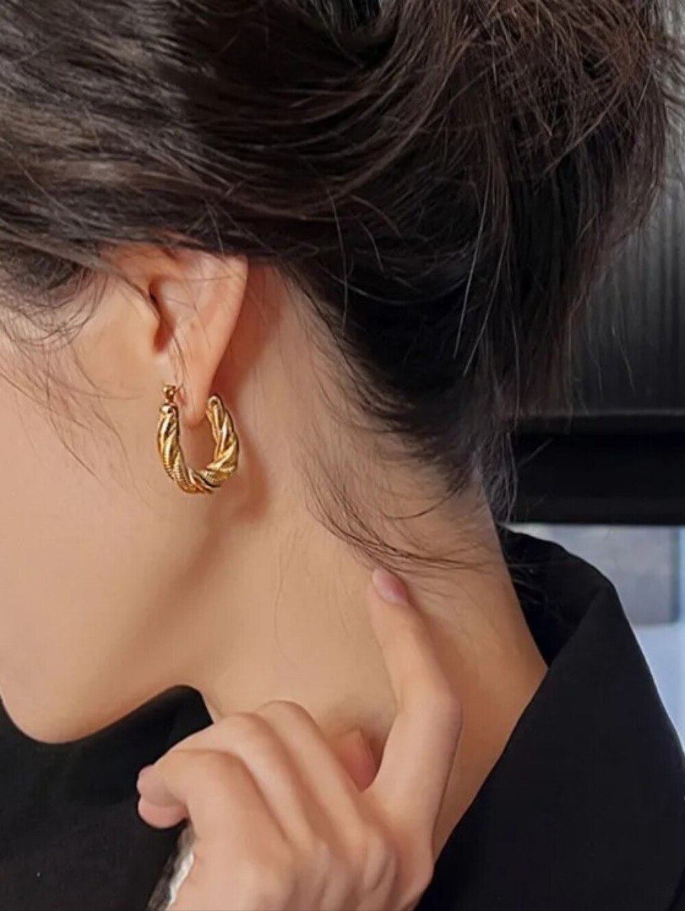 Elegant Twisted Hoop Earrings - Stainless Gold